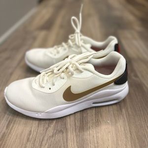 Nike Air women size 7